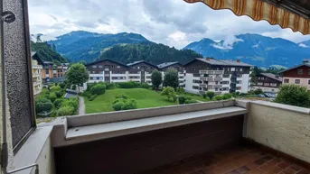 Expose 4-Zimmer Wohnung mit Loggia und Carport in Bestlage im Zentrum von Sankt Johann