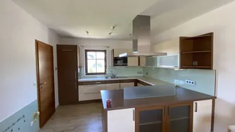 Expose Neuwertiges Traumhaus in Leopoldsdorf: Komfort, Kamin und Pool zum Top-Preis!