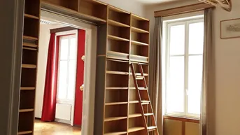 Expose GROßZÜGIGE SCHÖNE 6-ZIMMER ALTBAUWOHNUNG WG GEEIGNET 181m²