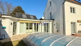 Expose Luxusimmobilie mit Pool zum Verkaufen