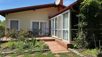 Expose Ferienhaus mit Wintergarten und privatem Seezugang