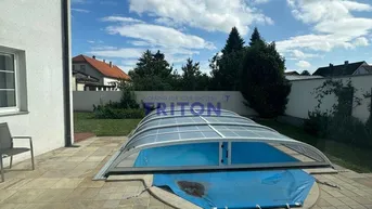 Expose Exklusives Einfamilienhaus mit Pool-Oase – Stilvoller Wohntraum auf 591 m² Grund
