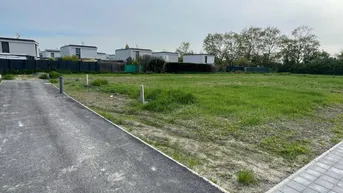 Expose Unbebauter Eigengrund in neu errichteter Kleingartenanlage | 203m² - Ost-West-Ausrichtung