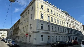 Expose Sanierungsbedürftige 80m2 4-Zimmer Wohnung | 1. Stock