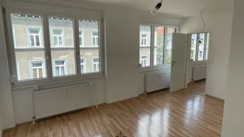 Expose Moderne und helle 2-Zimmer-Wohnung im 4. OG | 43m² | Nahe U4 Friedensbrücke