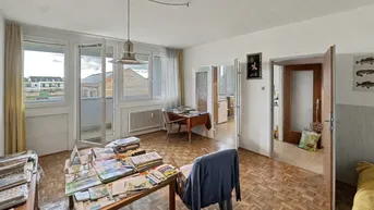 Expose 1,5-Zimmer-Wohnung mit Loggia und Modernisierungsbedarf