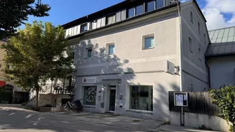 Expose Stadthaushälfte in Lienz Zentrum zu verkaufen- Geschäftslokal und zwei Wohnungen!