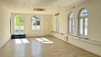 Expose Liezen! Charmante Altbauwohnung: Große Räume, beeindruckender Stadt- und Bergblick