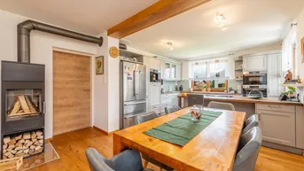 Expose Wohnoase mit Charme – Modernisiertes Einfamilienhaus in sonniger Ruhelage mit Traumgarten