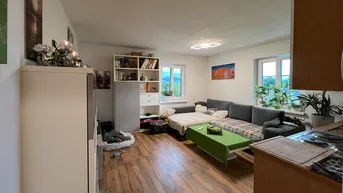 Expose Ruhige Lage im Grünen: Singlewohnung mit Parkplatz ab September zu vermieten!