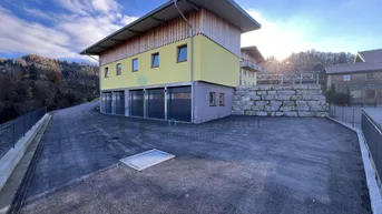 Expose AUTOLIEBHABER aufgepasst: Garage mit 2 Stellplätzen in Bad Dürrnberg zu vermieten!