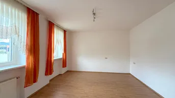 Expose Helle 1-Zimmer-Wohnung mit Parkplatz in zentraler Lage zu vergeben!