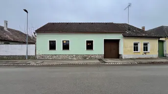 Expose Kleines Bauernhaus mit Nebengebäuden in Untermakersdorf, bei Hadres!