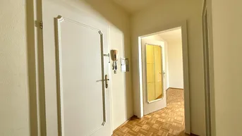 Expose Geräumige Einzimmerwohnung im idyllischen Sankt Radgund zu vermieten!