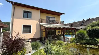 Expose Wohlfühloase in der Nähe von Leoben – Einfamilienhaus mit Garten, Pool &amp; Saunabereich
