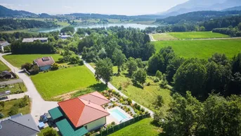 Expose Wunderschöner Bungalow mit Pool und Paradiesgarten