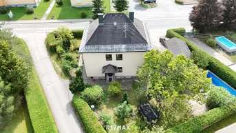 Expose Vielseitiges Haus mit zwei Einheiten, guter Anbindung und eigenem Pool