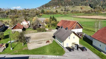 Expose Leben auf dem Land: Modernisiertes Bauernhaus mit Reiterhof und 3.200 m² Grund