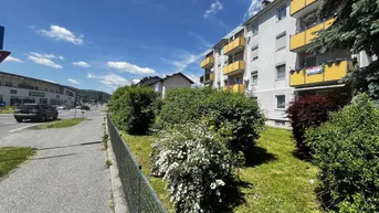 Expose Modern, zentral, bezugsbereit - Kernsanierte 3,5-Zimmer-Wohnung mit hervorragender Infrastruktur