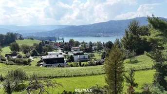 Expose Exklusive Lage mit Wörtherseeblick – Älteres Haus auf großzügigem Baugrund (2.600 m²)