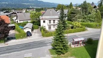 Expose Vielseitiges Haus mit zwei Einheiten, guter Anbindung und eigenem Pool