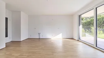 Expose Stilvolle Neubauwohnung: Modernes Wohnen mit großem Garten und Sonnenterrasse