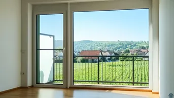 Expose Traumausblick! Schöne 2-Zimmer-Wohnung mit Balkon