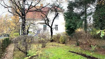 Expose GRUNDSTÜCK MIT SANIERUNGSBEDÜRFTIGER VILLA IN GUTER LAGE