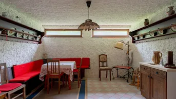 Expose Ruhelage in einer der besten Wohngegenden Wiener Neustadts - Architektenvilla mit großem Garten, Sauna &amp; Kamin