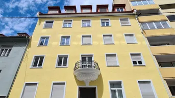 Expose Sanierte 4-Zimmer-City-Dachgeschosswohnung in zentraler Lage mit Altbauflair - Eigengarten - KEINE KÄUFERPROVISION!