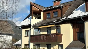 Expose Drei Zimmer Eigentumswohnung mit Loggia und Garage in Thermennähe