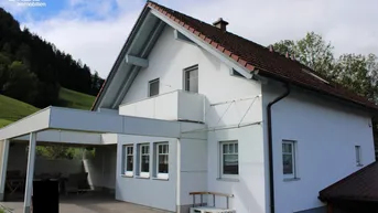 Expose Traumhaftes Einfamilienhaus mit Pool und Bergblick