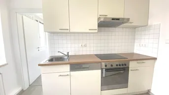 Expose Schöne 3 Zimmer Wohnung mit Balkon &amp; neuwertiger Küche mit Geräten - in sonniger Siedlungslage nahe Zentrum