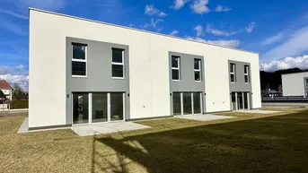 Expose Ziegelmassiv Neubau: Hochwertiges Reihenhaus in Niedrigenergiebauweise - am attraktiven Stadtrand von Knittelfeld
