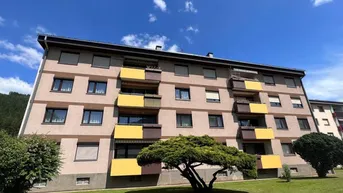 Expose Gepflegte 3-Zimmer-Eigentumswohnung mit verglaster Loggia und Garage