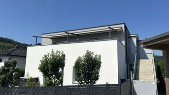 Expose 3-Zimmer-Wohnung mit zwei großzügigen Terrassen am Fuße des Kehlbergs