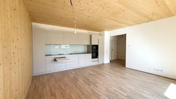 Expose 2 - ZIMMER MIT BALKON // ZENTRUMSNAHE //ERSTBEZUG