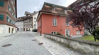 Expose Altbaucharme: Zentrale 2-Zimmerwohnung in der Feldkircher Stadt zu vermieten!