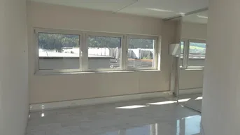 Expose Barrierefrei erreichbare Büroeinheit mit Parkplätzen in Völs zu mieten