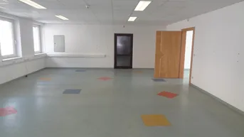 Expose Helle Büro- und Ausstellungsfläche mit Parkplätzen in verkehrgünstiger Lage von Imst zu mieten
