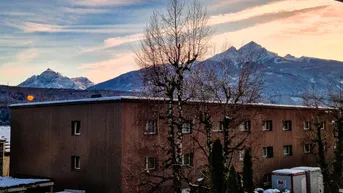 Expose Hauscharakter: Großzügig geschnittene 4-Zimmer-Wohnung mit Balkon in prächtiger Aussichtslage in Hötting!
