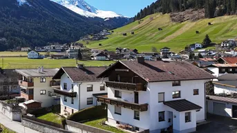 Expose Charmantes Mehrfamilienhaus mit 3 Wohneinheiten in Oberperfuss mit traumhafter Aussicht!