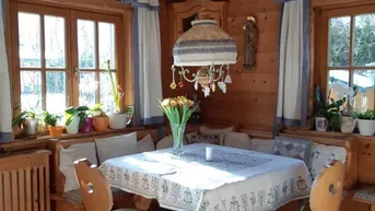 Expose Charmantes Tiroler Bio-Blockhaus in Zirl zum Kauf
