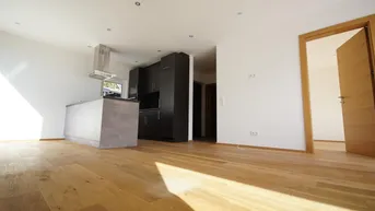 Expose Moderne 2-Zimmer Wohnung mit Balkon und Tiefgarage