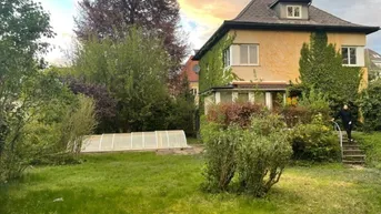 Expose Welser Bestlage: 1123 m² sonniges Grundstücksfläche mit traumhaftem Garten, Terrasse und Pool
