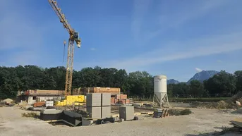 Expose Provisionsfrei! 75 m² Obergeschosswohnung im vorderen Haus mit freiem Traunsteinblick