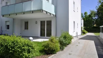 Expose Moderne 4-Zimmer-Wohnung mit Eigengarten, in zentraler Lage und absoluter Seenähe!