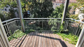 Expose Laurenzgasse! 3 Zimmer-Altbauwohnung im 2. Stock mit 8m2 Balkon und Grünblick!