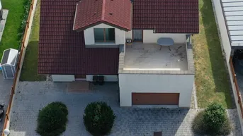 Expose NEUER KAUFPREIS! FAMILIENTRAUM MIT 225 m² NUTZFLÄCHE UND HOMELIFT!