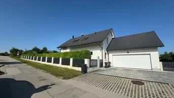 Expose NEUBAU! Familientraum auf großem Eckgrundstück mit nur einem Nachbarn
